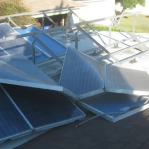 Vendaval em sistema fotovoltaico — sinistro real